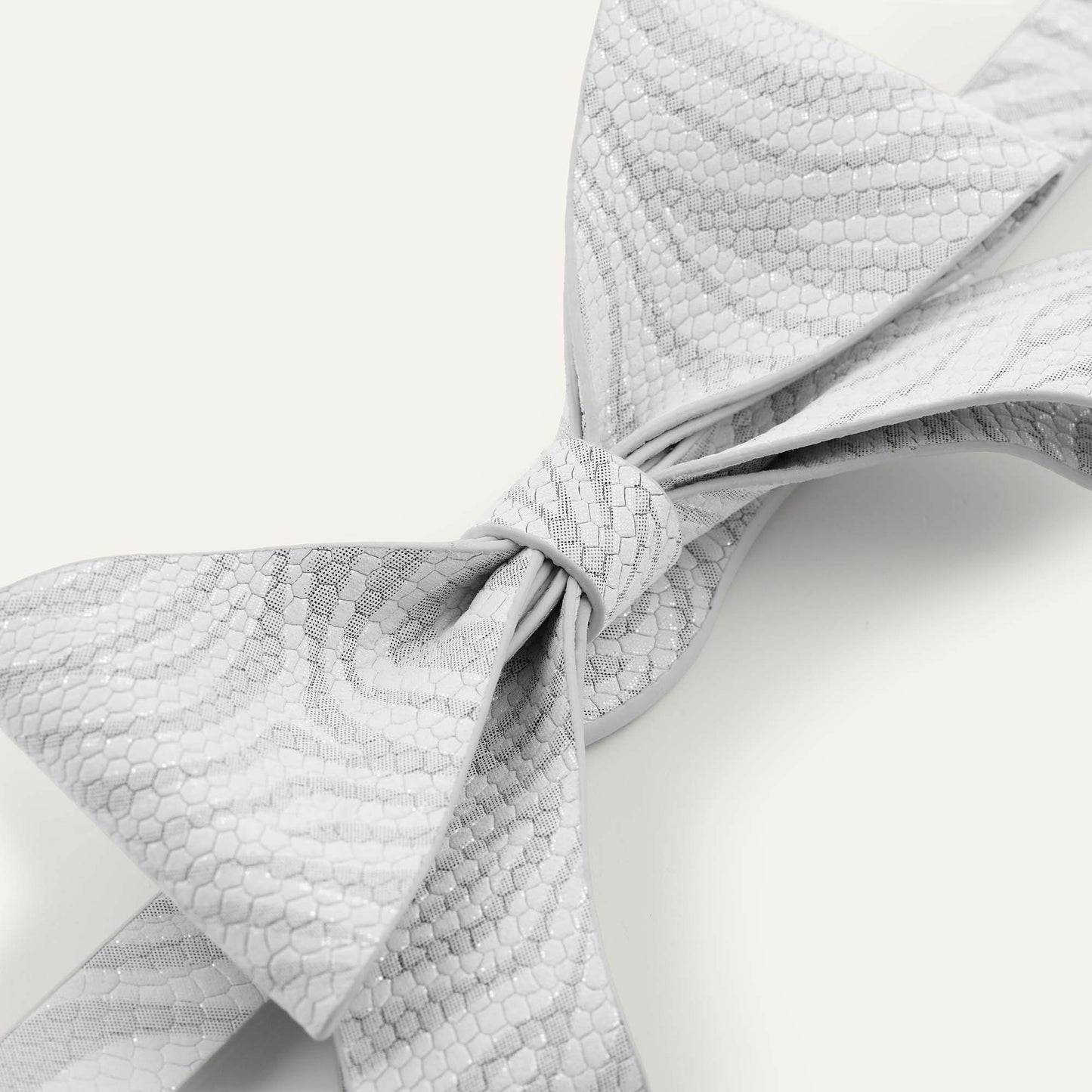 Bijoux Bow Classic | Pearl Waves with Gold hardware