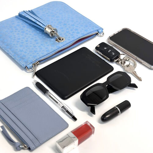 The Ivy bag fits all your belongings inside