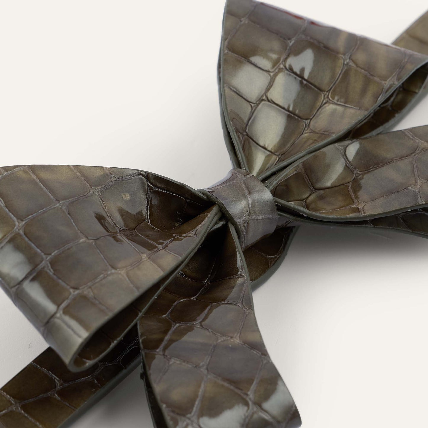 Bijoux Bow Classic | Flint Patent with Gold hardware