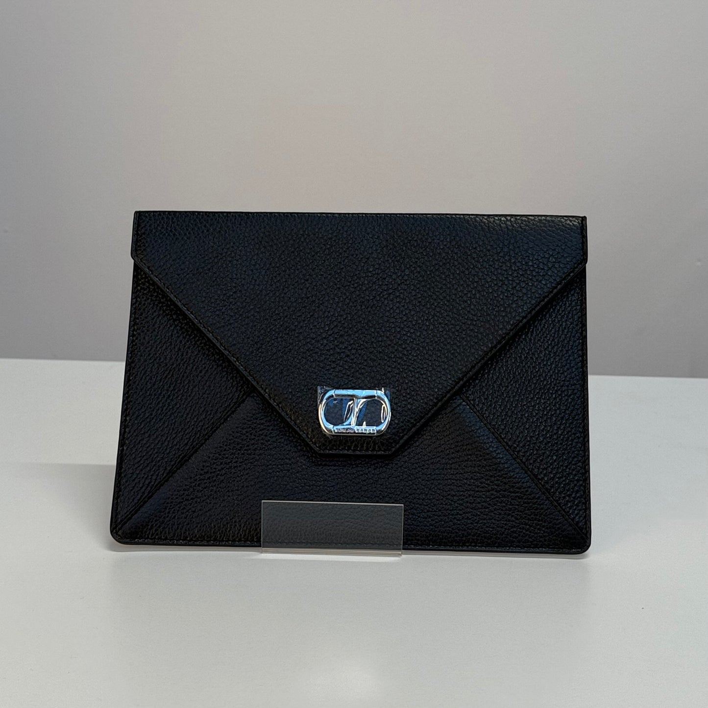 Juliet Envelope | Black with Silver hardware